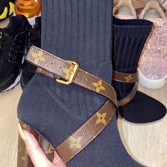 LOUIS VUITTON Silhouette ankle boots - Picture 2 of 2